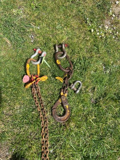 lifting chains and shackles