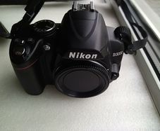 Nikon D3000 as new body only 3728 shutter count