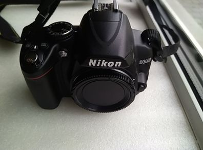 Nikon D3000 as new body only 3728 shutter count