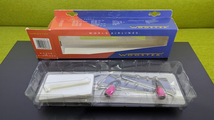 Vim Airlines 1:200 scale model airplane, Boeing 757 aircraft, made by Wooster