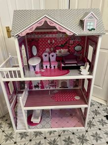 doll house