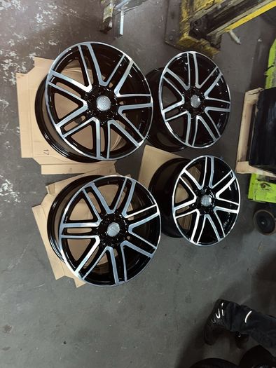 19" OE Audi wheels like new