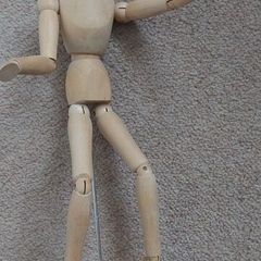 Wooden poseable wooden figurine
