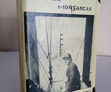 Leabhar na n-iongantas by Richard Haliburton. Translated by Padraig O' Moghrain (HQ153)