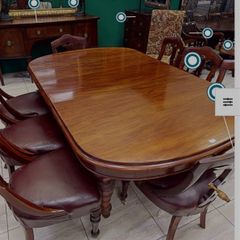 Lovely Victorian Mahogany Extending Dining Table