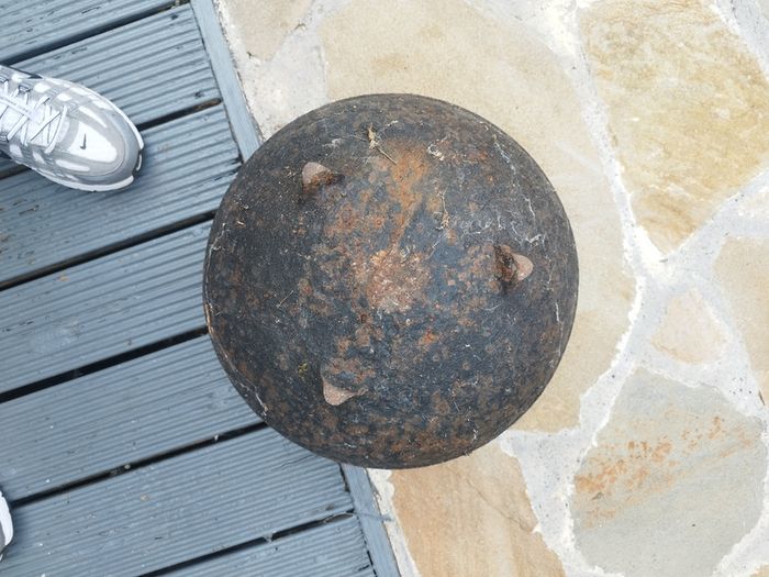 Antique gauldron