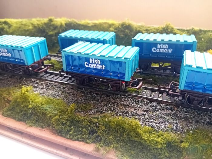 Model Railway  Irish Cement Wagons