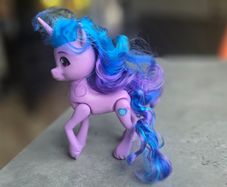 Izzy Moonbow HTF 6inch Rainbow Celebration Amazon US Exclusive MLP G5 My Little Pony 2023