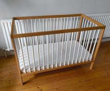 MoKee Mini Cot Bed & Aloe Mattress White Beech 120 x 60cm Converts to Toddler Bed