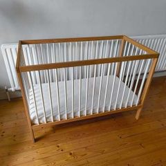 MoKee Mini Cot Bed & Aloe Mattress White Beech 120 x 60cm Converts to Toddler Bed