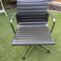Eames Aluminum