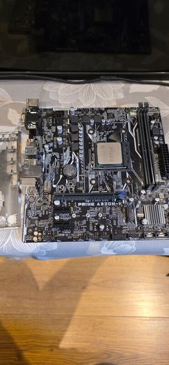 Ryzen 3 2200G + Asus prime A320M-K