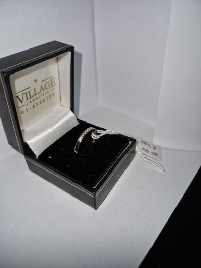 9ct yellow gold ring