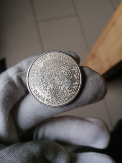 UNC 1977 Mexico Silver 100 Pesos Coin