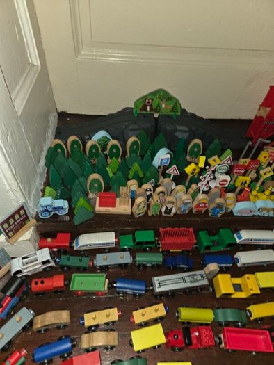 550+ Piece Train Set - Tracks, Vehicles, People, Buildings, Signs