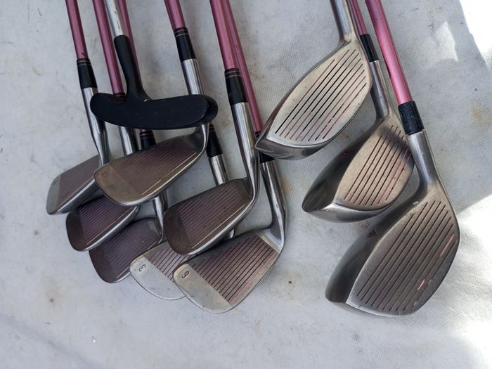 Mitsushiba ladies golf clubs. Right handed clubs