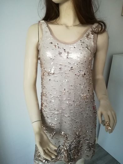 Gold Zara dress size XS(8-10) with matching heels and clutch