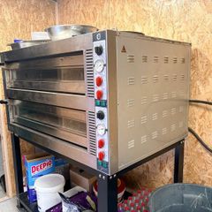 Commercial pizza oven