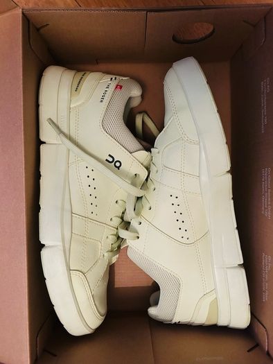 ON The Roger Clubhouse Sneaker UK8 EU42