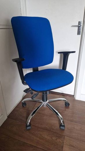 Sturdy ergonomic chair for home office