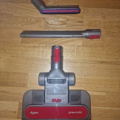 Dyson Pheumatic Head,2 new attachments