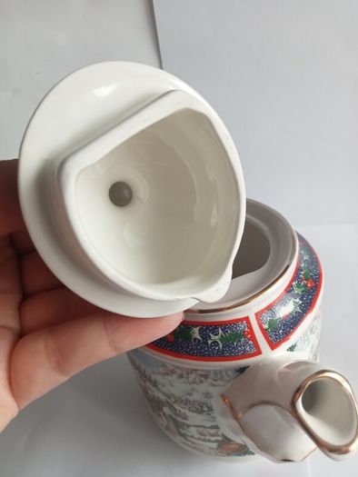 Sadler Christmas Pot