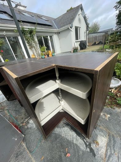 ground kitchen units