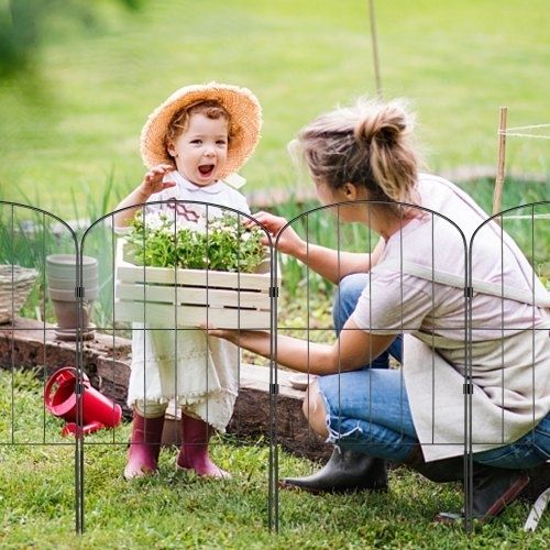 Garden Fence, No Dig Fence 61 cm (H)x 33 cm(L) Animal Barrier Fence, Underground Decorative Garden Fencing with 5.1 cm Spike Spacing, Metal Dog Fence for the Yard and Outdoor Patio, 28 Pack