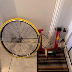 Turbo trainer and wheel w cassette