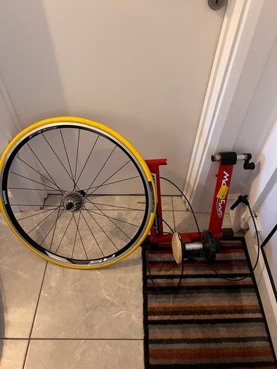 Turbo trainer and wheel w cassette