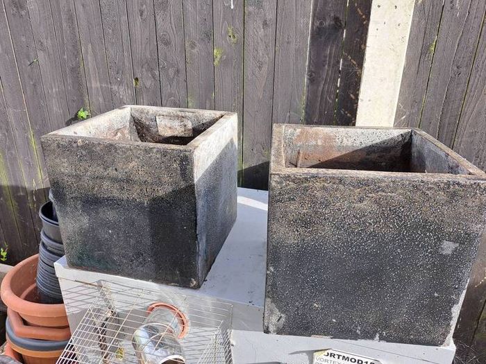 2 planters