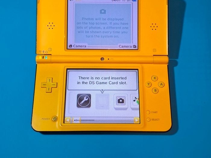 DSi XL Boxed (Yellow)