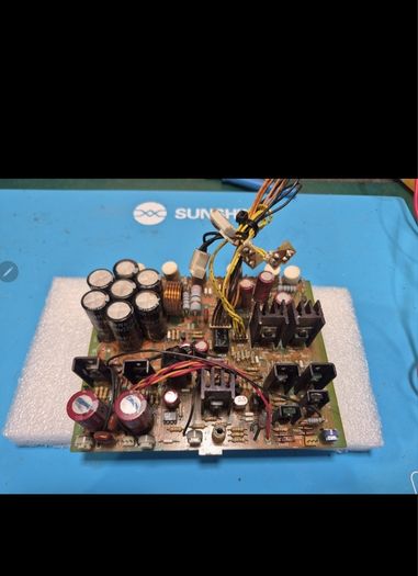 Mega Rare Legendary Beast LUXMAN M05 DUAL MONO CLASS-A 400W @8 OHMS Bridged over 40KG Champagne edition Recapped and Professionally serviced and Cleaned with new components Bargain