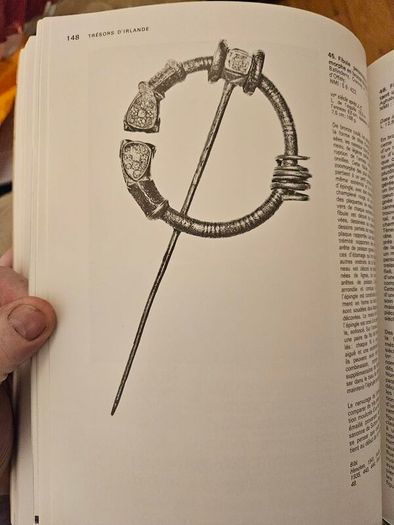 TREASURES OF IRELAND. THIS book is the exhibition catalogue for Tresors d'Irlande (Treasures of Ireland) held at the Galeries nationales du Grand Palais in Paris. Large volume paperback in good condition. See photos for same.