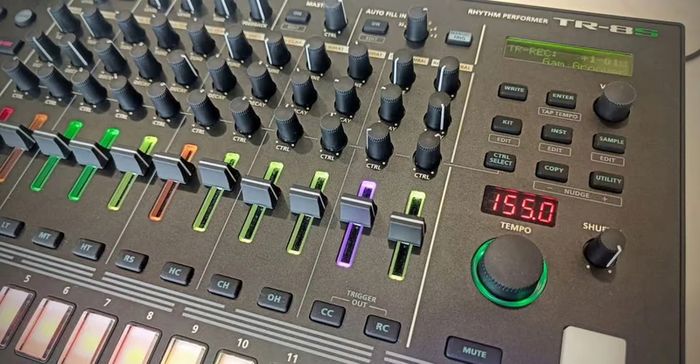 Roland TR-8S