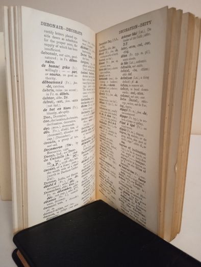 Authors' and Printers' Dictionary: A Guide for Authors, Editors, Printers, Correctors of the Press, Compositors, and Typists by F. Howard Collins (HQ109)