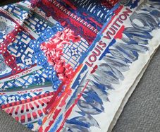 Louis vuitton silk scarf square 90 as new