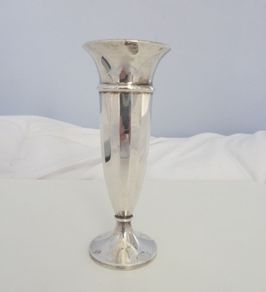 Sterling silver vase 70g, Adie Brothers 1956