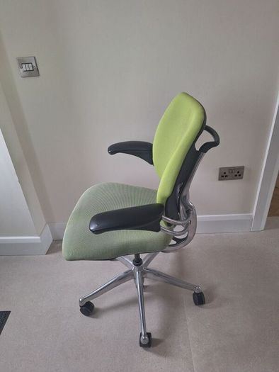 Humanscale Freedom Chair