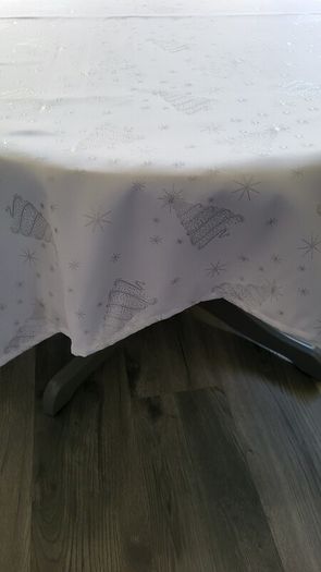 White tablecloths. Made to measure. Round. Rectangular, square - any size.