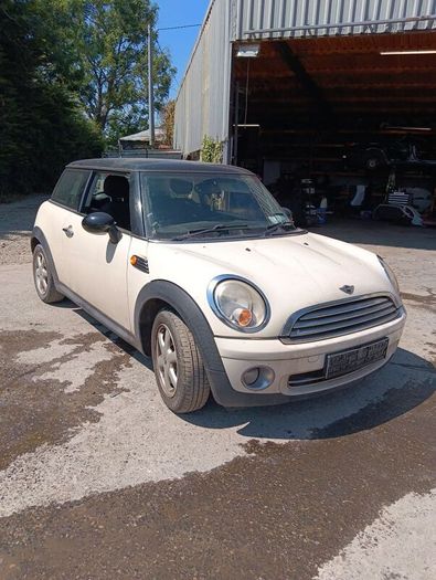 Breaking mini cooper 2006 petrol