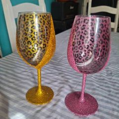 Glitter leopard print  wine glass