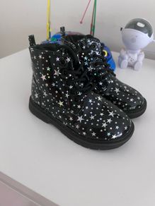 Girl's shoes