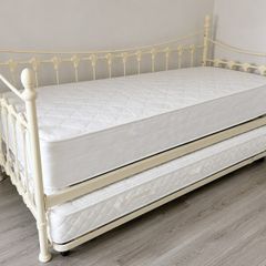 Cream Metal Single Day Bed with Pull-Out Trundle & Two Mattresses