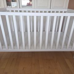 White cot