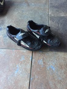 sports boots size 5