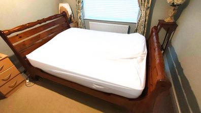 Sleigh Bed - Double