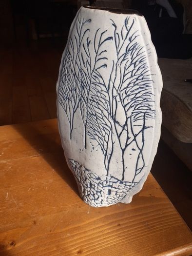 Pottery vase.