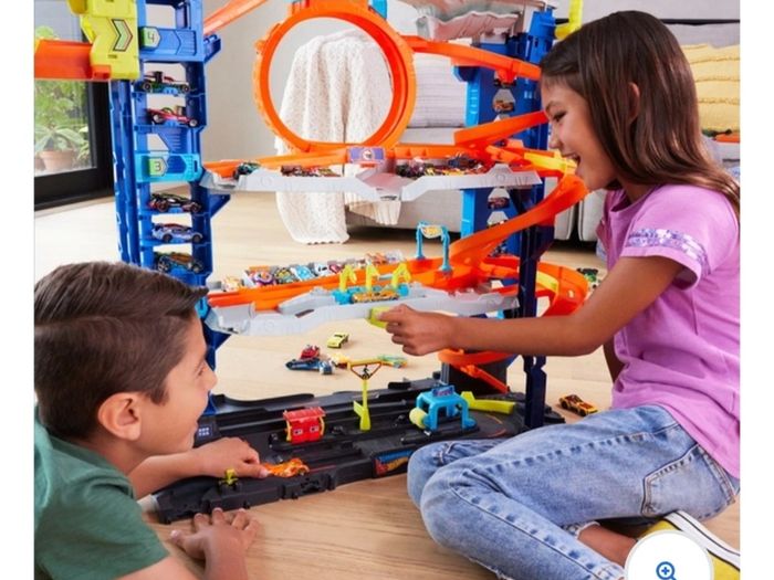 Hot Wheels City Let's Race Ultimate Garage Playset
