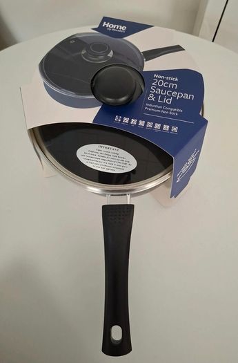 20cm saucepan and lid